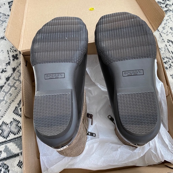 Sperry Duck Boots - Picture 4 of 5